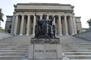 Imagem referente à matéria: Após ataques a Harvard, governo Trump ameaça credenciamento da Universidade Columbia