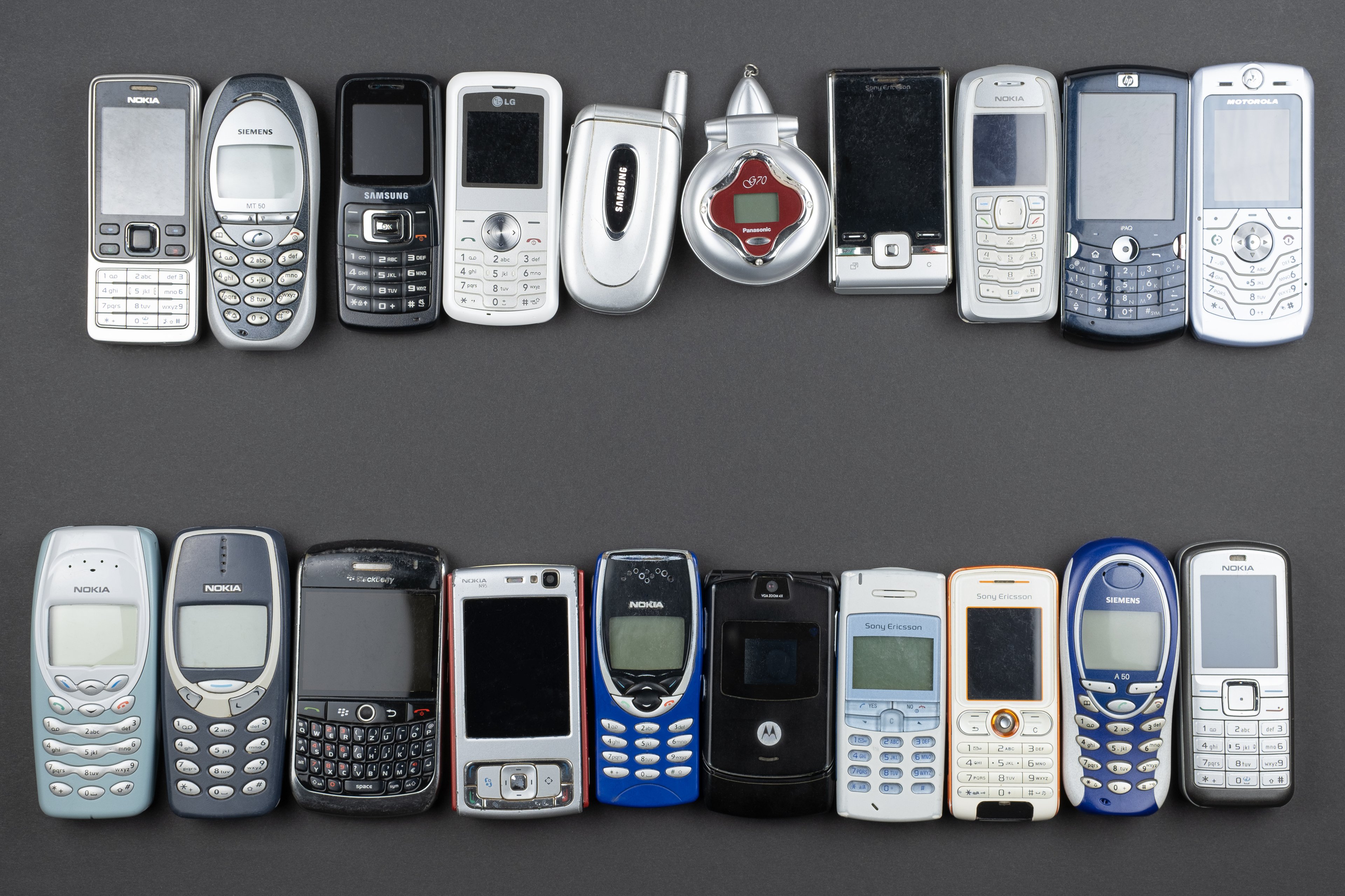 Apple pode 'ir de Nokia'? Atraso em IA e ações em queda acendem alerta no Vale do Silício