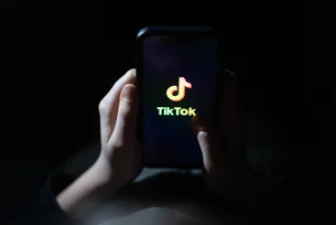 Estudo descobre que a moda dos cuidados com a pele no TikTok pode ser 'bastante perigosa' — e cara