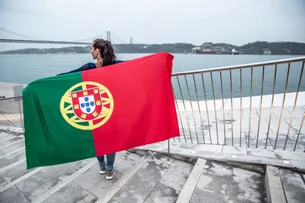 Portugal endurece leis de imigração e brasileiros ficam 'no limbo' no país. Entenda