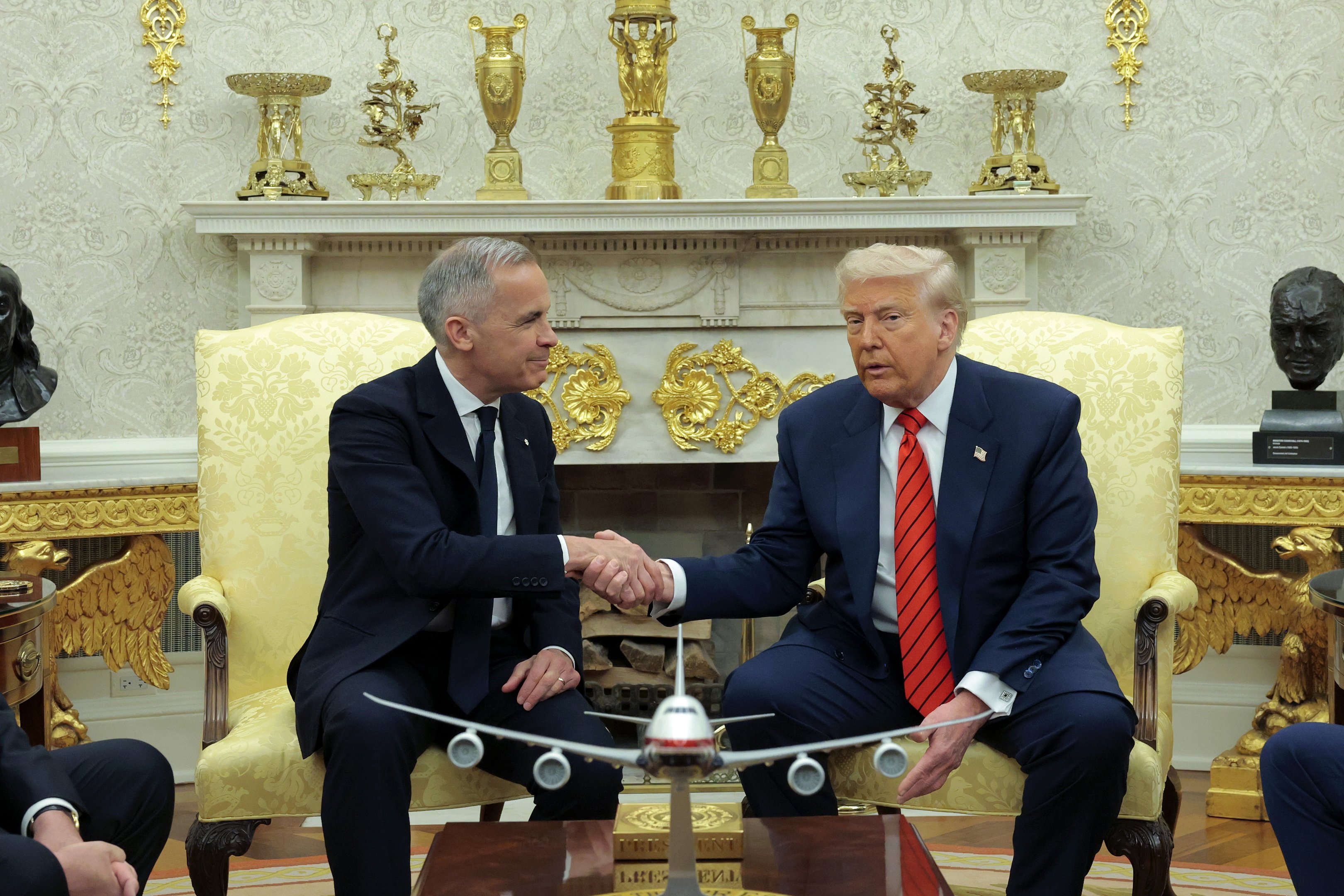 Trump diz que encerrou negociações com o Canadá e ameaça impor tarifas na próxima semana