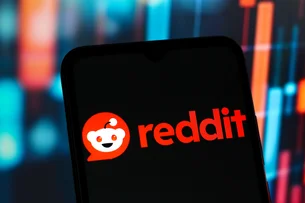 Reddit processa startup Anthropic por 'explorar' dados de usuários para treinar modelos de IA