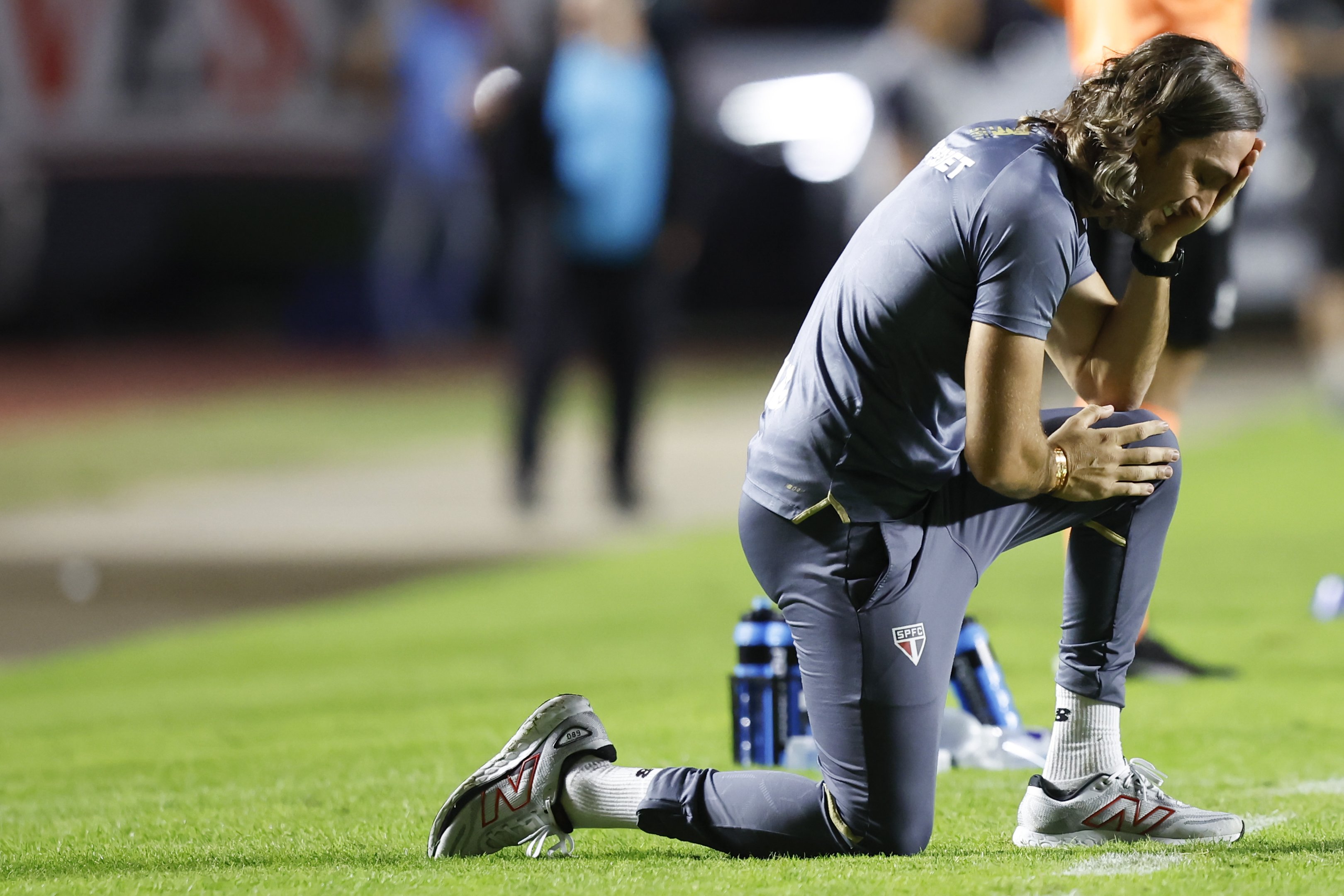 Zubeldía deixa São Paulo após sequência de derrotas no Brasileirão; Crespo é favorito