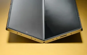Apple estuda lançar iPhone dobrável em 2026 com tela da Samsung