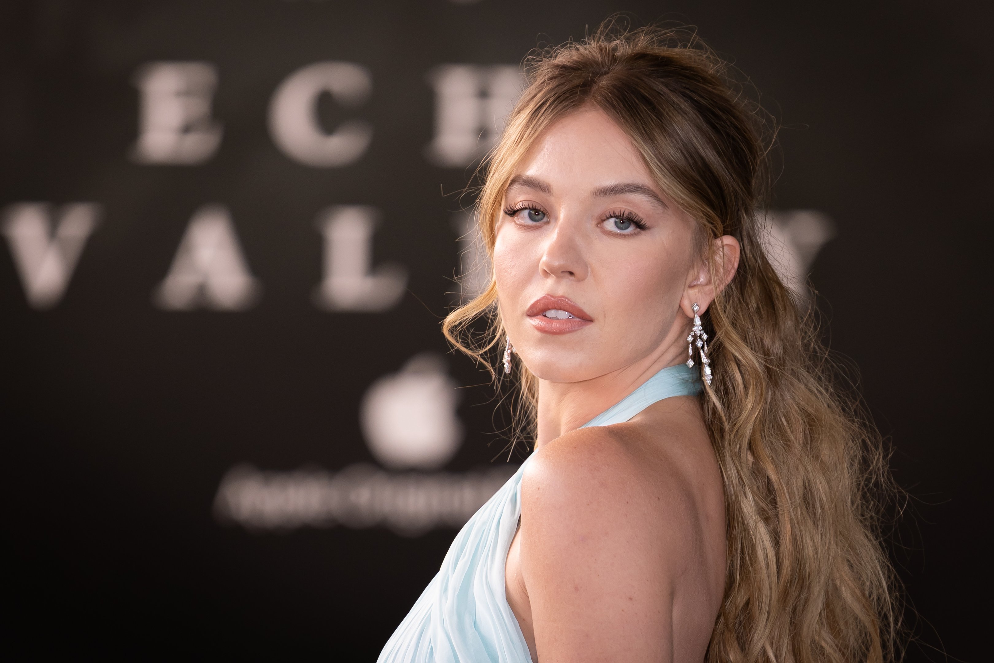 Unilever adquire marca que criou sabonete com água de banho de Sydney Sweeney
