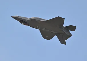 Reino Unido comprará 12 caças F-35A com capacidade nuclear; medida é vista para agradar Trump