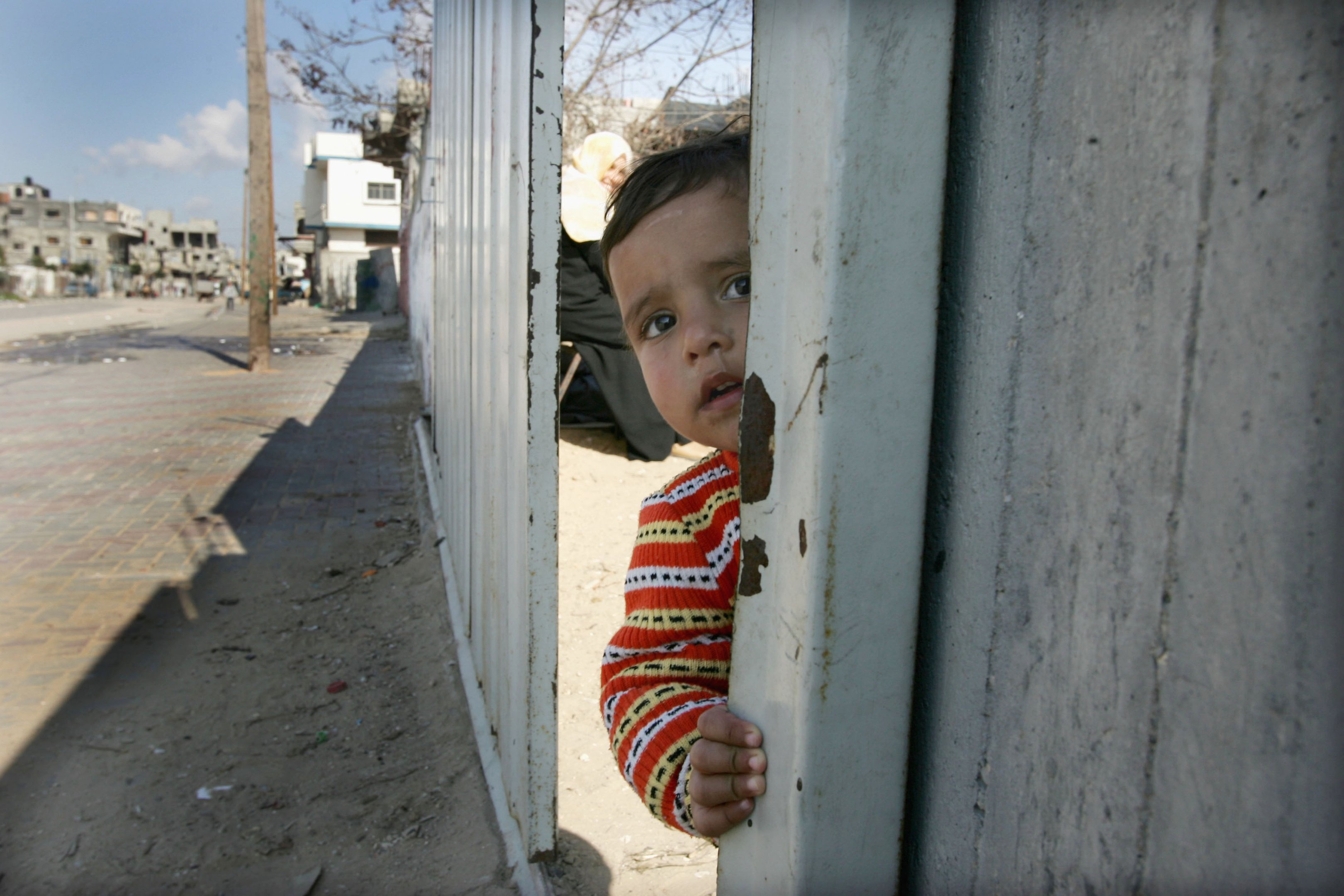 Em meio à guerra entre Israel e Irã, ONU alerta para recorde global de violência contra crianças