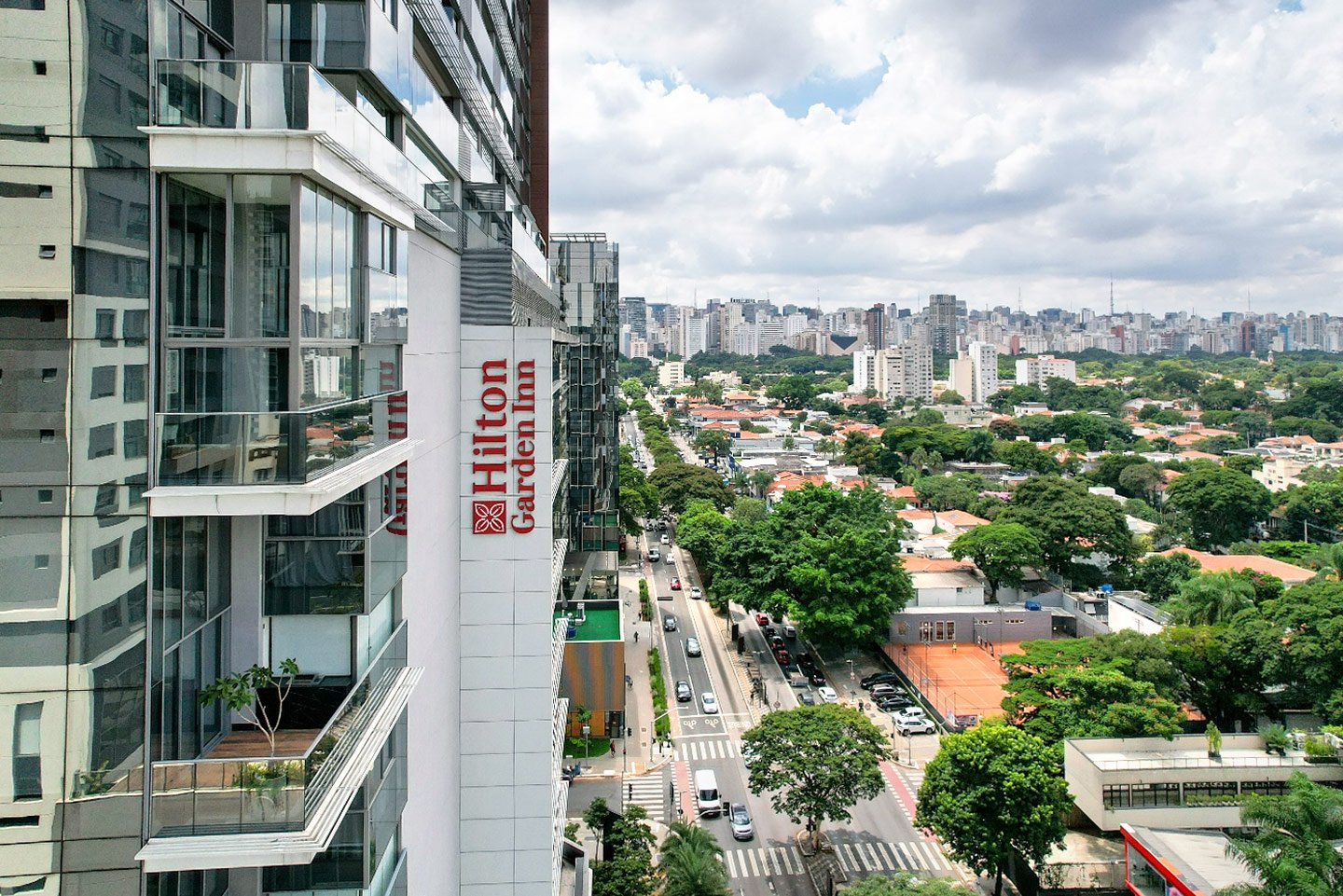 Após comprar Hilton em São Paulo, CVPar dobra aposta em hotéis com marca própria