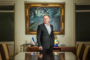 Renato Casagrande, governador do Espirito Santo, é o entrevistado da EXAME desta sexta