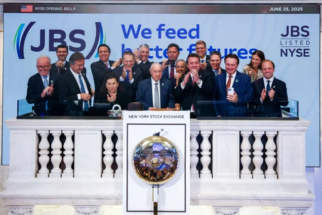 Imagem referente à notícia: JBS toca o sino da NYSE e vê espaço para quadruplicar de valor