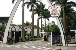 Torcida Organizada do Corinthians ocupa Parque São Jorge em protesto contra 'crise' no clube