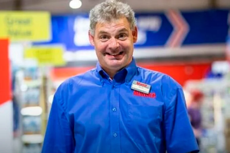 Kevin Parsons trabalha há 40 anos no mesmo supermercado (Redes Sociais/Divulgação)