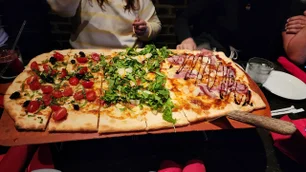 Imagem referente à matéria: De IA a robô pizzaiolo, confira 5 tendências que devem chegar às pizzarias brasileiras 