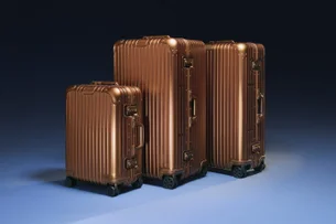 Rimowa apresenta nova coleção com Marina Abramovic na campanha