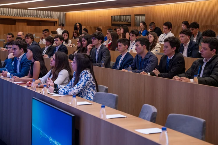 Estudantes participantes da Olimpíada Brasileira de Economia 2025 (BTG Pactual /Divulgação)