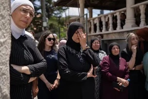 'Gostaria que o míssil tivesse me atingido': Ataques iranianos expõem desigualdades