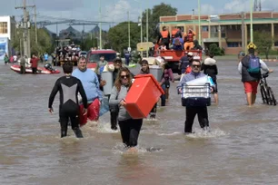 Imagem referente à matéria: Javier Milei veta plano de ajuda a cidade devastada por inundações