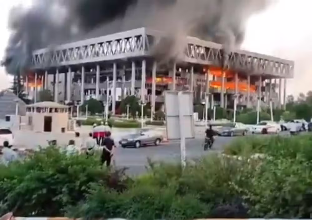 Ataque israelense atinge TV estatal iraniana em Teerã