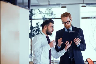 Imagem referente à matéria: Essa sequência de frases muda tudo em uma reunião com o CEO da sua empresa