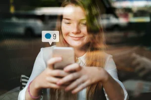 O império dos micro-textos: por que o bom comentário virou arte na internet