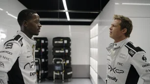 Imagem referente à matéria: 'F1: O Filme': Webmotors estreia no cinema como parceira oficial do longa no Brasil
