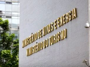 Imagem referente à matéria: CNPE aprova mistura do etanol na gasolina de 27% para 30% e preço do combustível pode cair