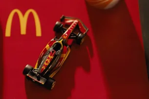 Novo combo McDonald's traz carrinhos de Fórmula 1 para os fãs do filme; veja valor
