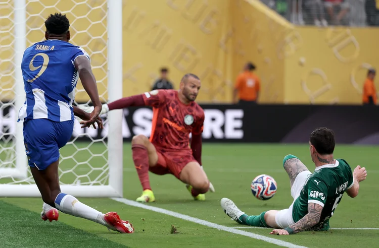 Palmeiras e Porto empatam em estreia no Mundial de Clubes (FRANCK FIFE/AFP)