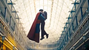 Imagem referente à matéria: 'Superman vai ser um novo começo para o DCU', diz James Gunn no Rio