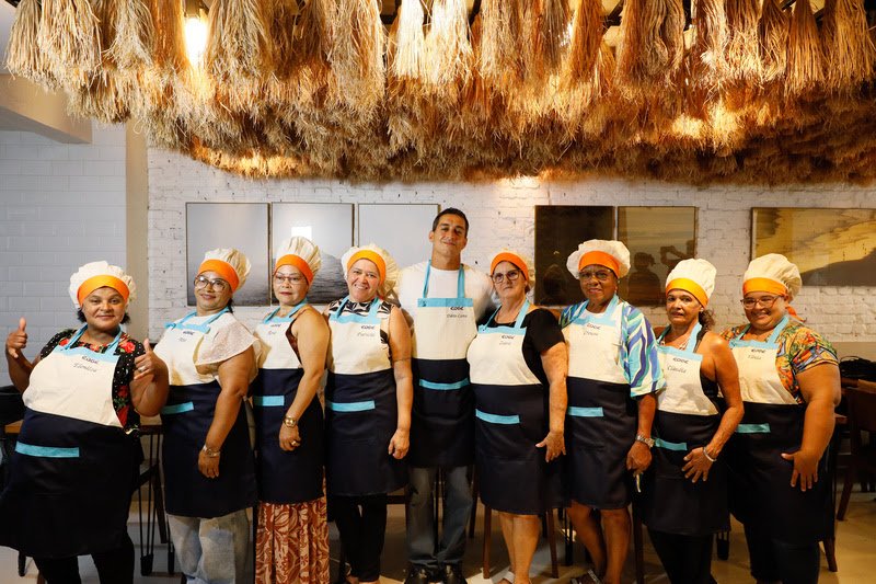 Programa ambiental lança livro que destaca culinária caiçara com receitas da Baixada Santista 
