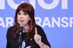 Justiça argentina intima Kirchner e oito condenados por corrupção a pagar mais de R$ 3 bilhões