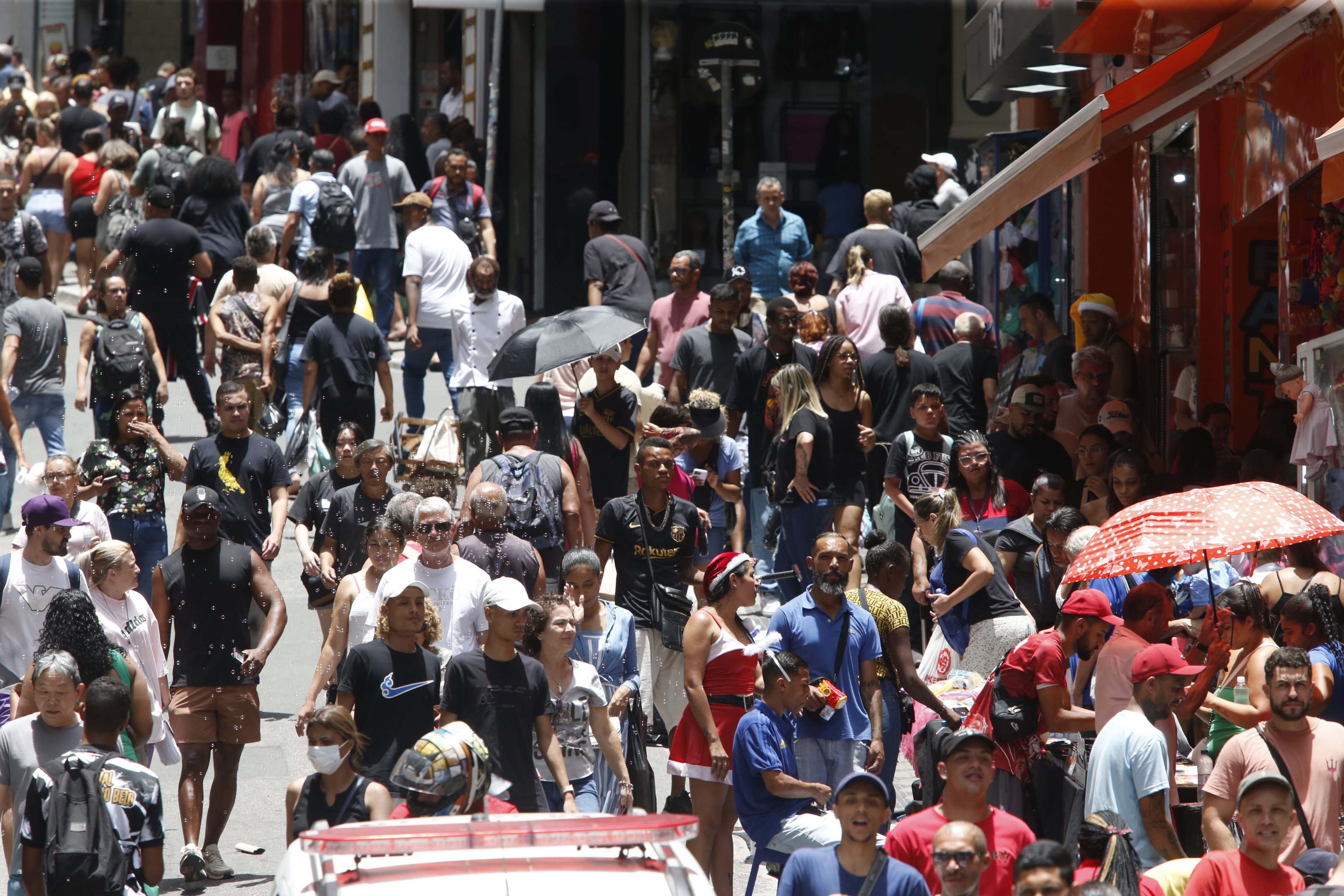 Ato contra Trump na Rua 25 de Março tem ‘Bolsonaro preso’, gritos contra o tarifaço e defesa do Pix