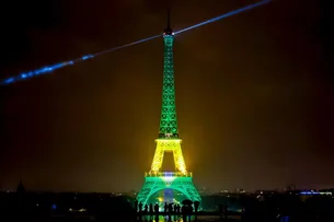 Drones, luzes e fogos: França faz show na Torre Eiffel em homenagem ao Brasil no 14 de julho