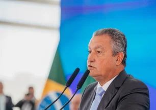 Imagem referente à matéria: É inacreditável que Trump esteja preocupado com a 25 de Março e Pix, diz Rui Costa