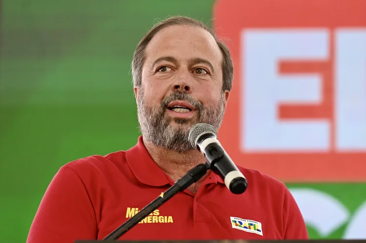 Alexandre Silveira, ministro de Minas e Energia, na cerimônia de anúncios no Vale do Jequitinhonha MG ( Ricardo Botelho/MME/Divulgação)