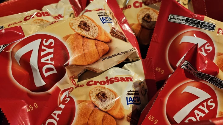 7Days, o croissant pronto para comer, inaugura estratégia com snacks assados da multinacional no Brasil