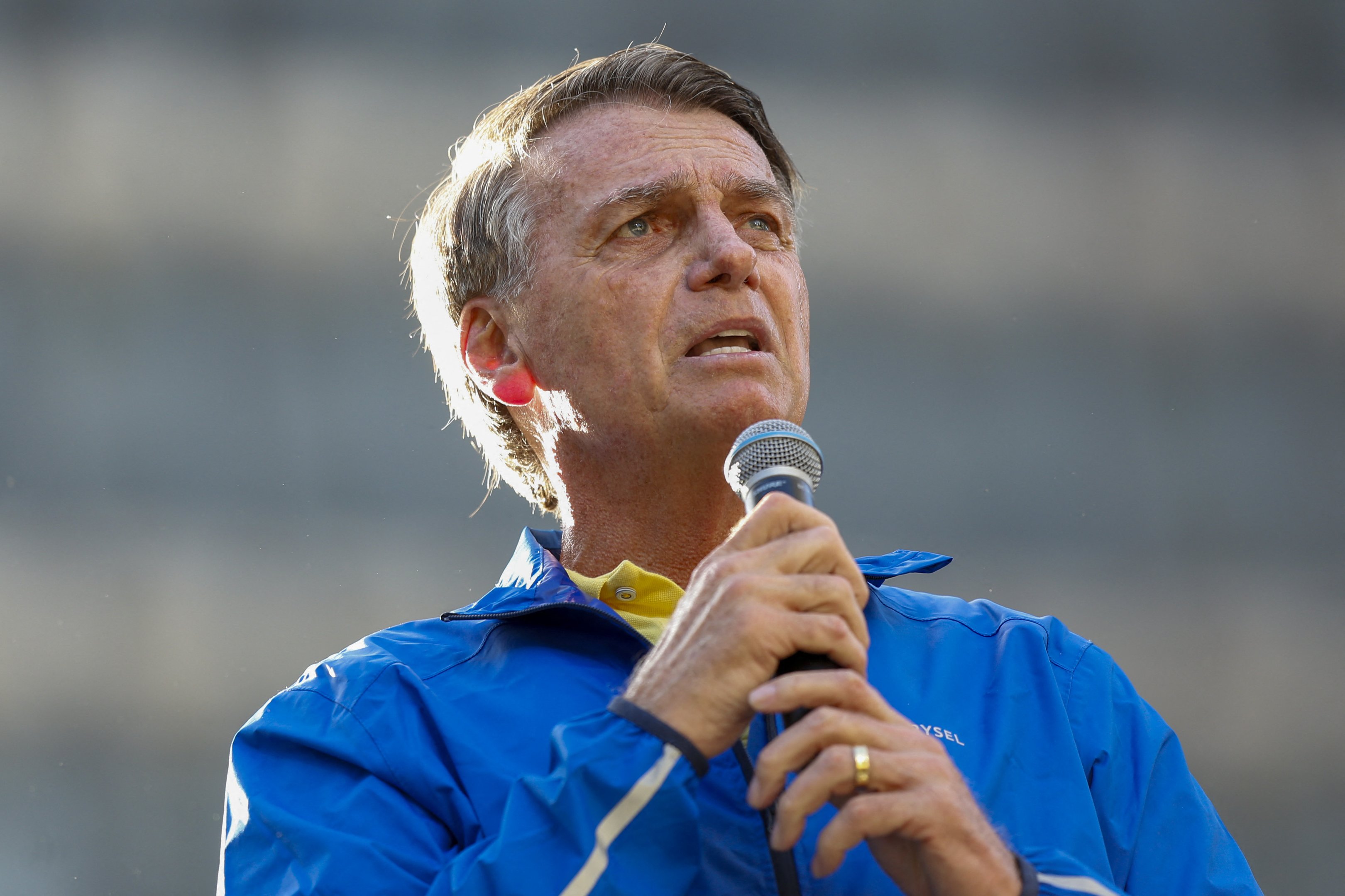 Bolsonaro elogia 'firmeza' e 'coragem' de Trump após tarifaço e pede que Poderes 'ajam com urgência'