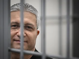Ex-vice-ministro de Defesa da Rússia é condenado a 13 anos de prisão por corrupção