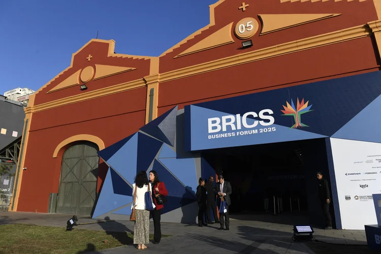 Entrada do Fórum Empresarial do Brics, realizado neste sábado, 5, no Rio de Janeiro (Daniel Ramalho/AFP)