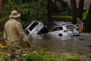 Imagem referente à matéria: Texas procura desaparecidos após enchentes que deixaram 59 mortos