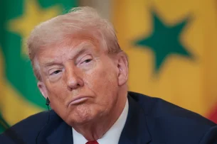Trump anuncia tarifa extra de 50% para o Brasil e cita 'perseguição' a Bolsonaro