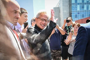 De lavador de pratos a CEO da empresa mais valiosa do mundo: como Jensen Huang virou ícone na China