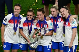Imagem referente à matéria: Inglaterra vence Espanha nos pênaltis e é bicampeã da Eurocopa feminina