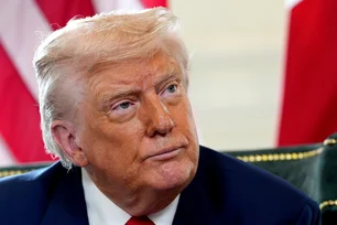Imagem referente à matéria: Trump dá prazo de 60 dias para que 17 farmacêuticas reduzam preços de novos medicamentos