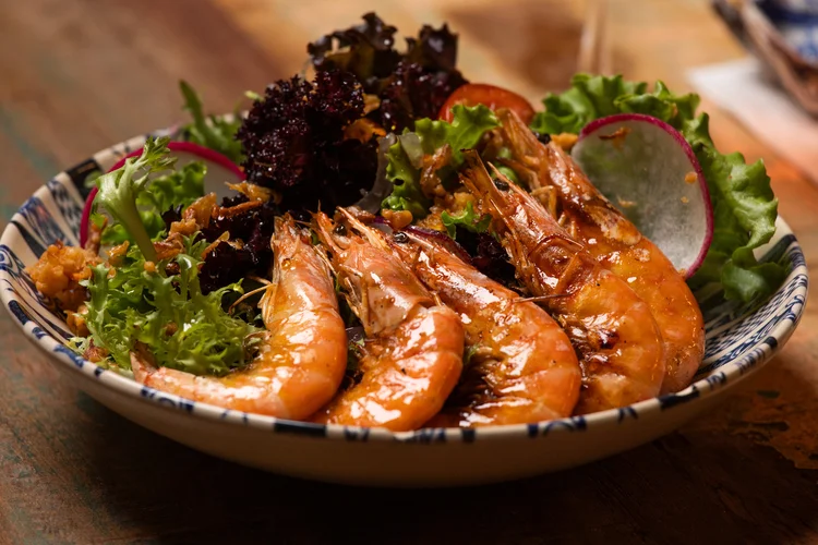 Azur do Mar: salada de camarão (Rodrigo Fonseca/Divulgação)