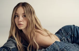 Ações da American Eagle disparam 24% após elogios de Trump à campanha com Sydney Sweeney