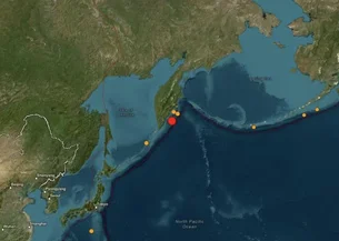 Terremoto de magnitude 8,7 é registrado no litoral Rússia, e alerta de tsunami é emitido no Japão