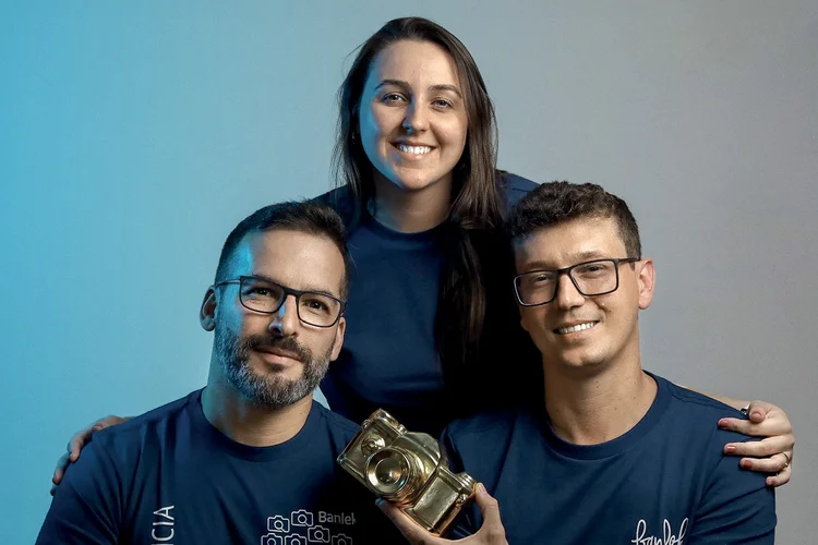 Valentim Magalhães, Maria Eduarda Guerra e Jonathas Guerra, da Banlek: meta para 2027 é bater 1 bilhão de reais em vendas na plataforma (Banlek/Divulgação)