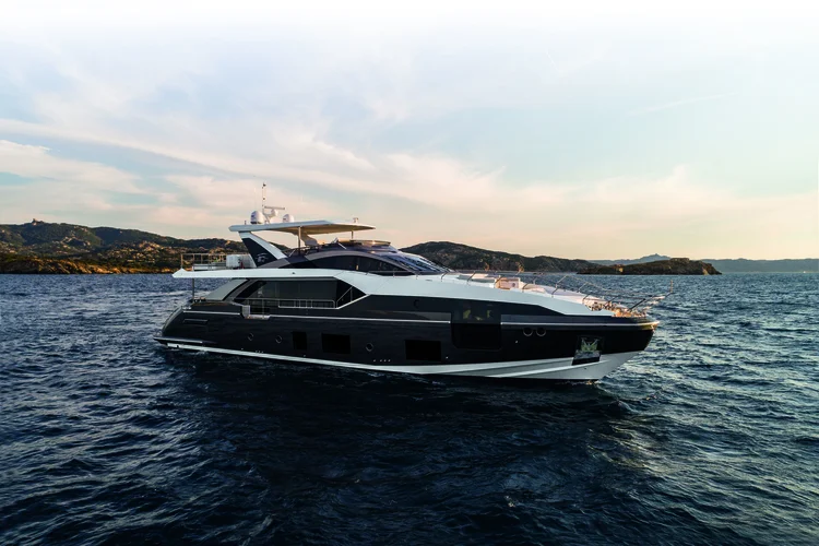 Azimut Grande 27 Metri: à venda a partir de R$ 57,9 milhões (Azimut Yachts/Divulgação)