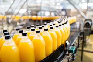 Imagem referente à matéria: Empresa importadora de suco de laranja vai à Justiça nos EUA contra tarifa de Trump ao Brasil